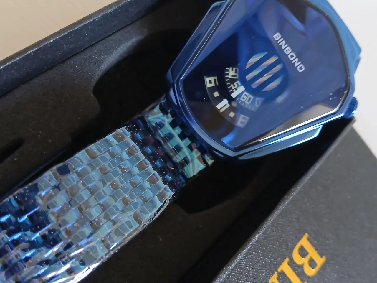 Billede 1 - Binbond kvarts ur flot design (U27)