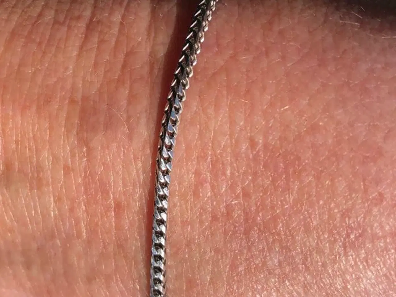 Billede 1 - Elegant klassisk armbånd i hvidguld (14K, 585)