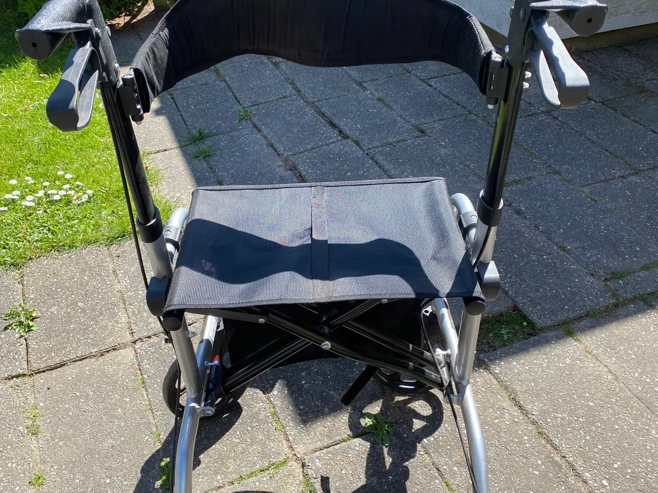 Billede 4 - Kombineret rollator og kørestol