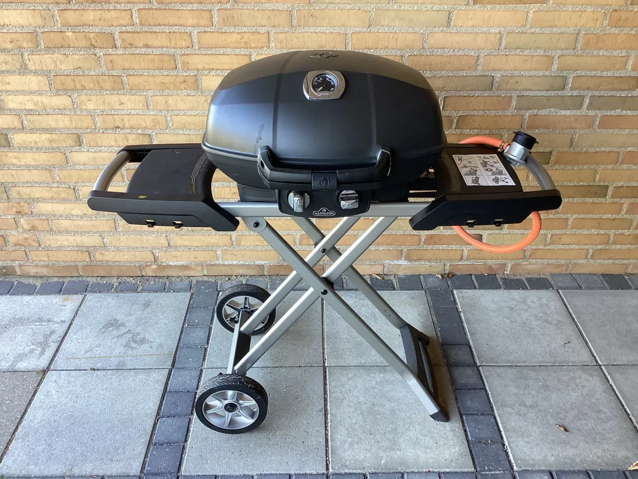 Billede 1 - Gasgrill købt i 10/4sidste år Som ny 