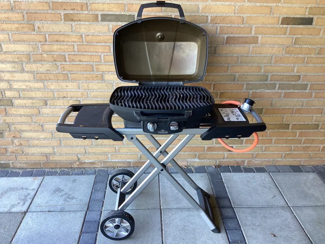 Billede 2 - Gasgrill købt i 10/4sidste år Som ny 