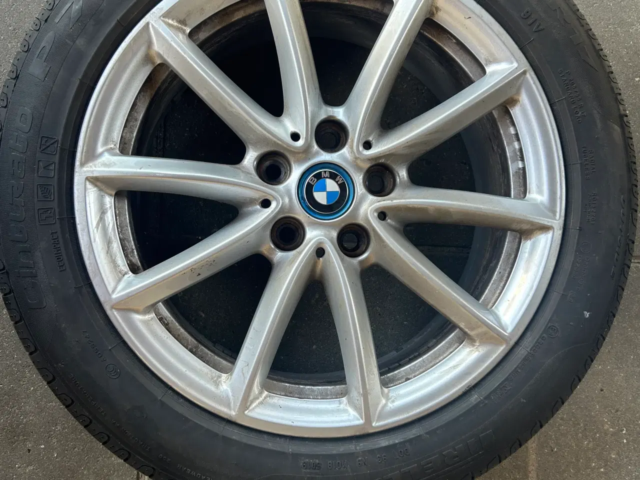 Billede 1 - 4 premium sommerdæk og org. BMW fælge i topform
