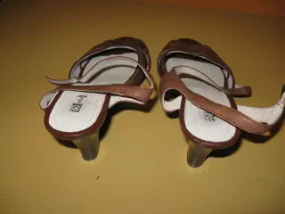 Sandaler 		