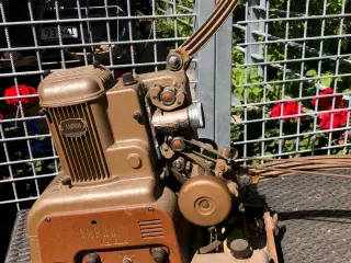 Filmfremviser gammel