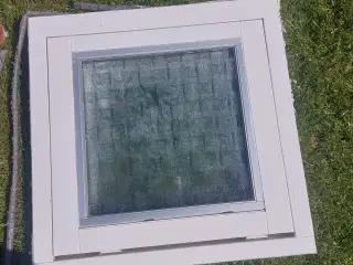 3 stk Vinduer 58.8 x 58.8 cm